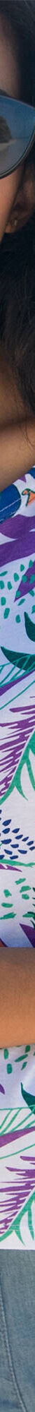 T-shirt imprimé détail boutonné (blanc / violet) T-shirt imprimé détail boutonné (blanc / violet)